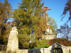 powiększ