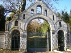 powiększ