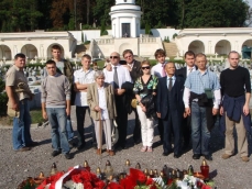 powiększ