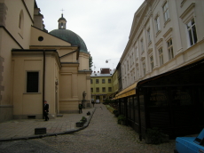 powiększ