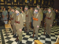 powiększ