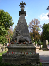 powiększ