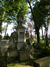 powiększ