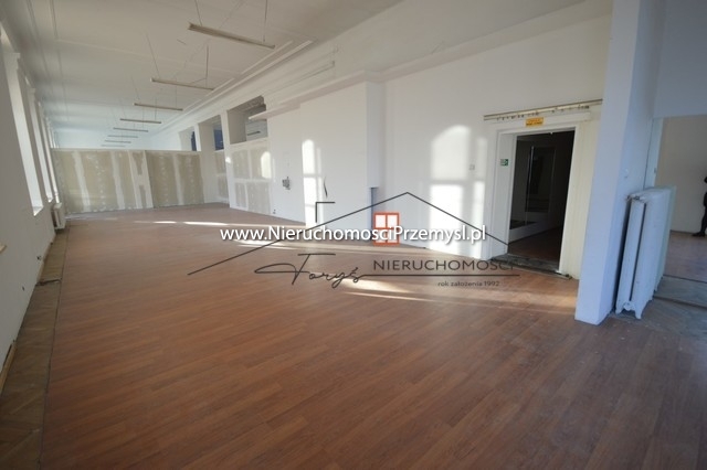 Obiekt komercyjny na wynajem o pow. 294 m2