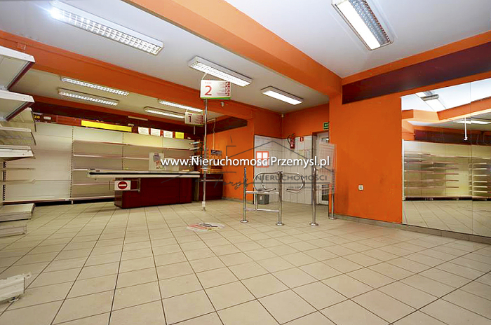 Obiekt komercyjny na wynajem o pow. 200 m2