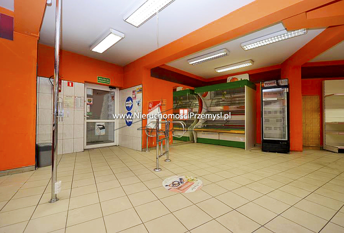 Obiekt komercyjny na wynajem o pow. 200 m2
