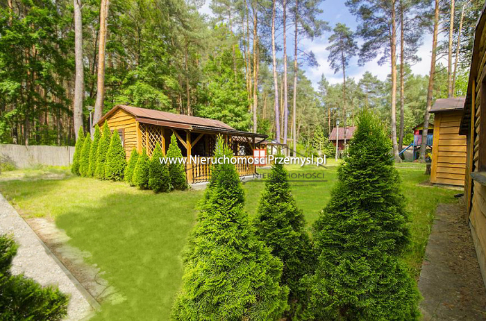 Obiekt komercyjny na sprzedaż o pow. 2800 m2