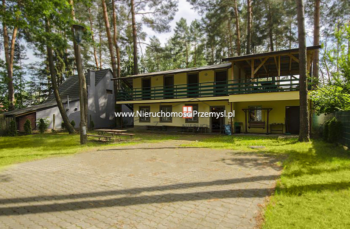 Obiekt komercyjny na sprzedaż o pow. 2800 m2
