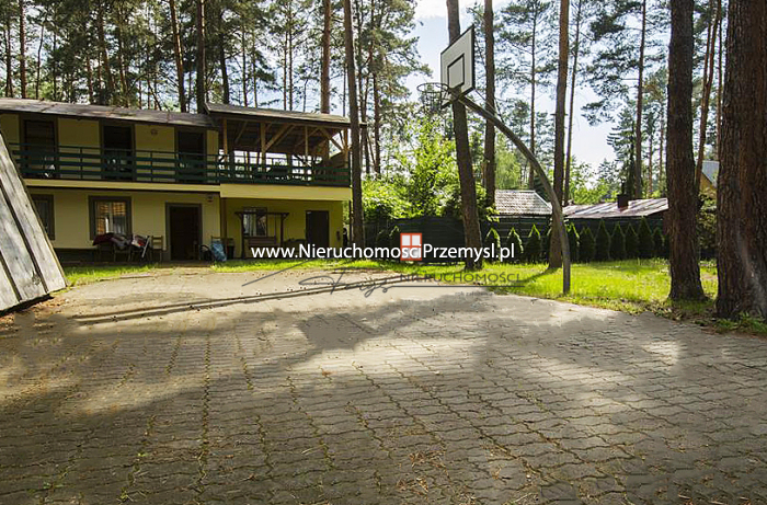 Obiekt komercyjny na sprzedaż o pow. 2800 m2
