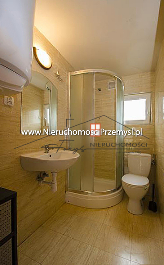 Obiekt komercyjny na sprzedaż o pow. 2800 m2