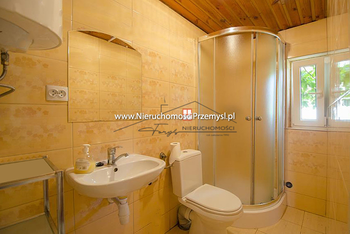 Obiekt komercyjny na sprzedaż o pow. 2800 m2