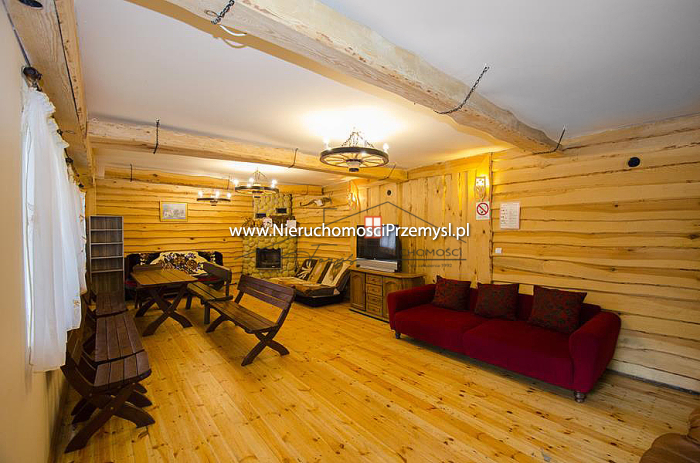 Obiekt komercyjny na sprzedaż o pow. 2800 m2