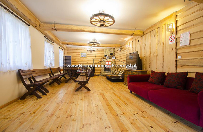 Obiekt komercyjny na sprzedaż o pow. 2800 m2