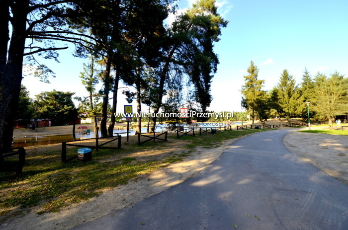 Obiekt komercyjny na sprzedaż o pow. 2800 m2