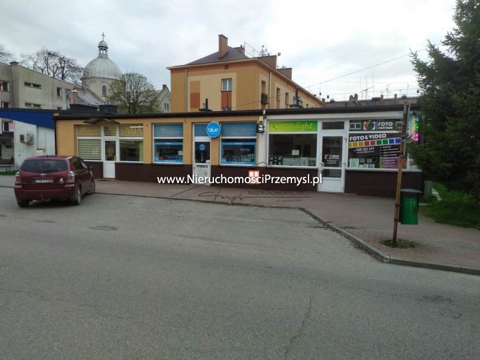 Obiekt komercyjny na sprzedaż o pow. 220 m2