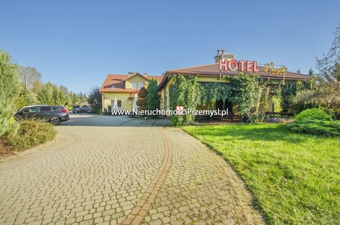 Obiekt komercyjny na sprzedaż o pow. 2166 m2