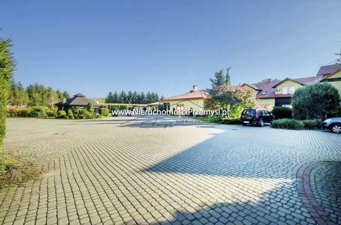 Obiekt komercyjny na sprzedaż o pow. 2166 m2